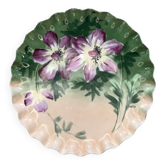 Vintage porcelain plate with floral decoration – chic country style