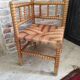 Mulched corner chair and light wood