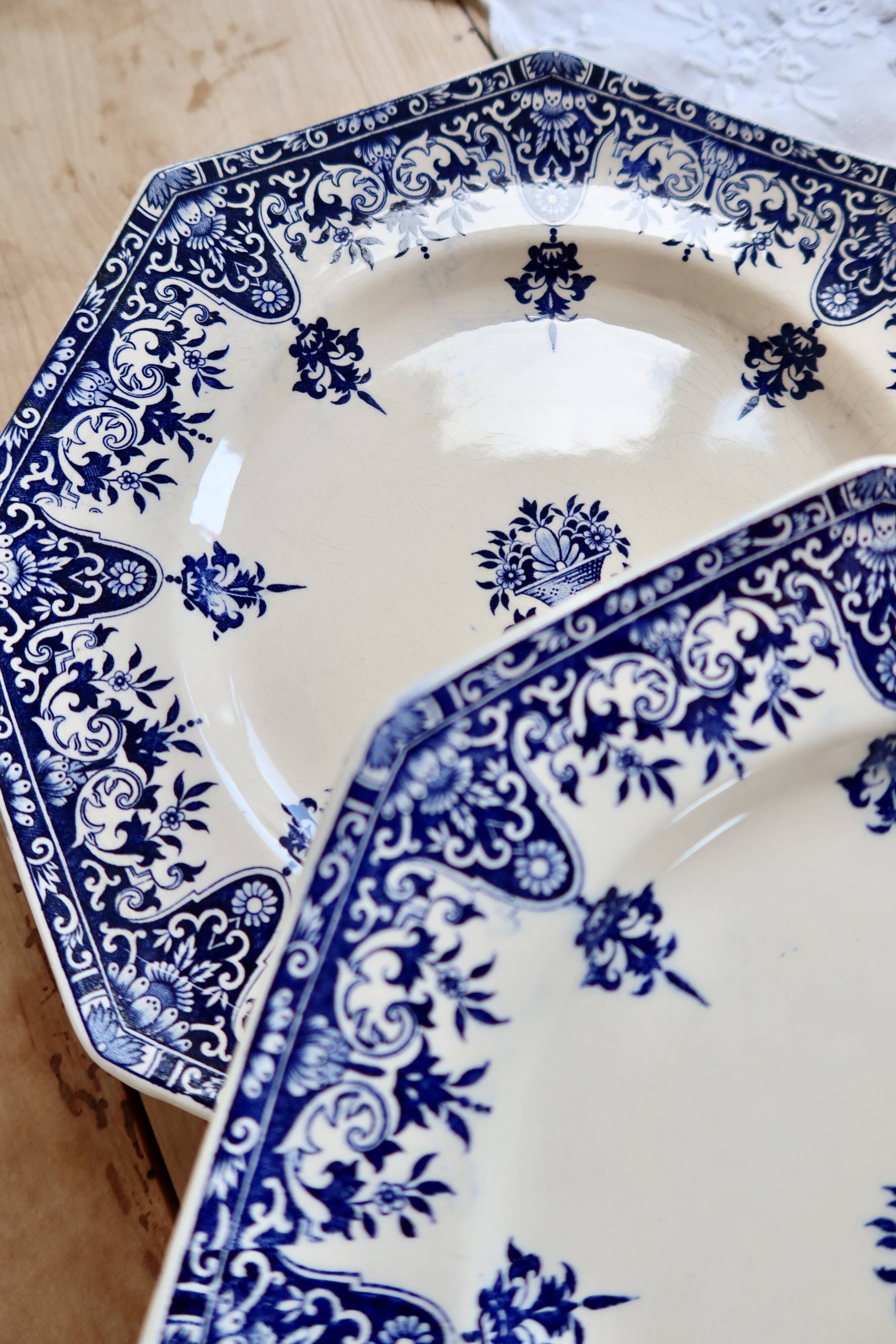 6 flat plates made of ironstone Longchamp model Rouen 19th century