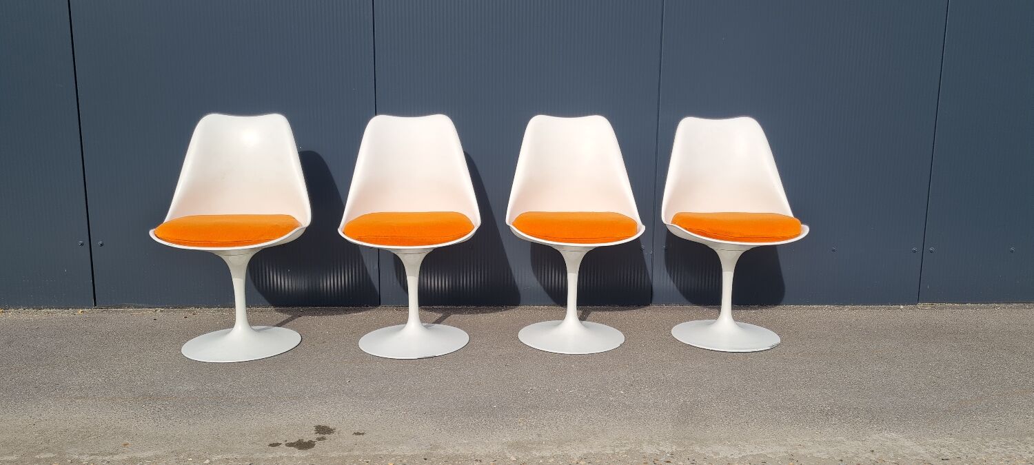 Set of two chairs "Tulip" by Eero Saarinen for Knoll