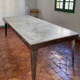 Table industrielle en fer
