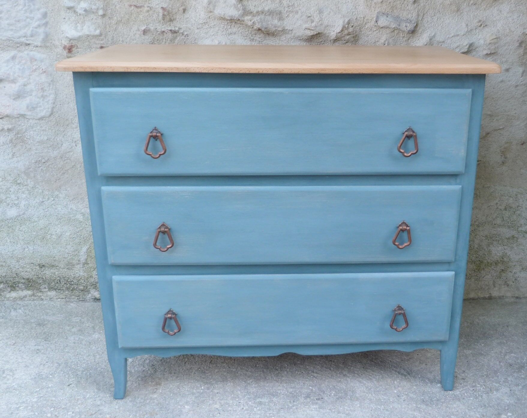 Patinated chest of drawers