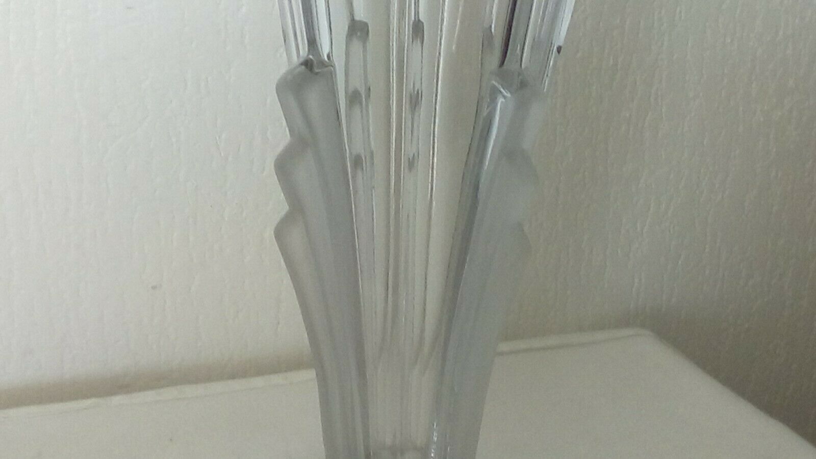 Art deco glass vase sign France