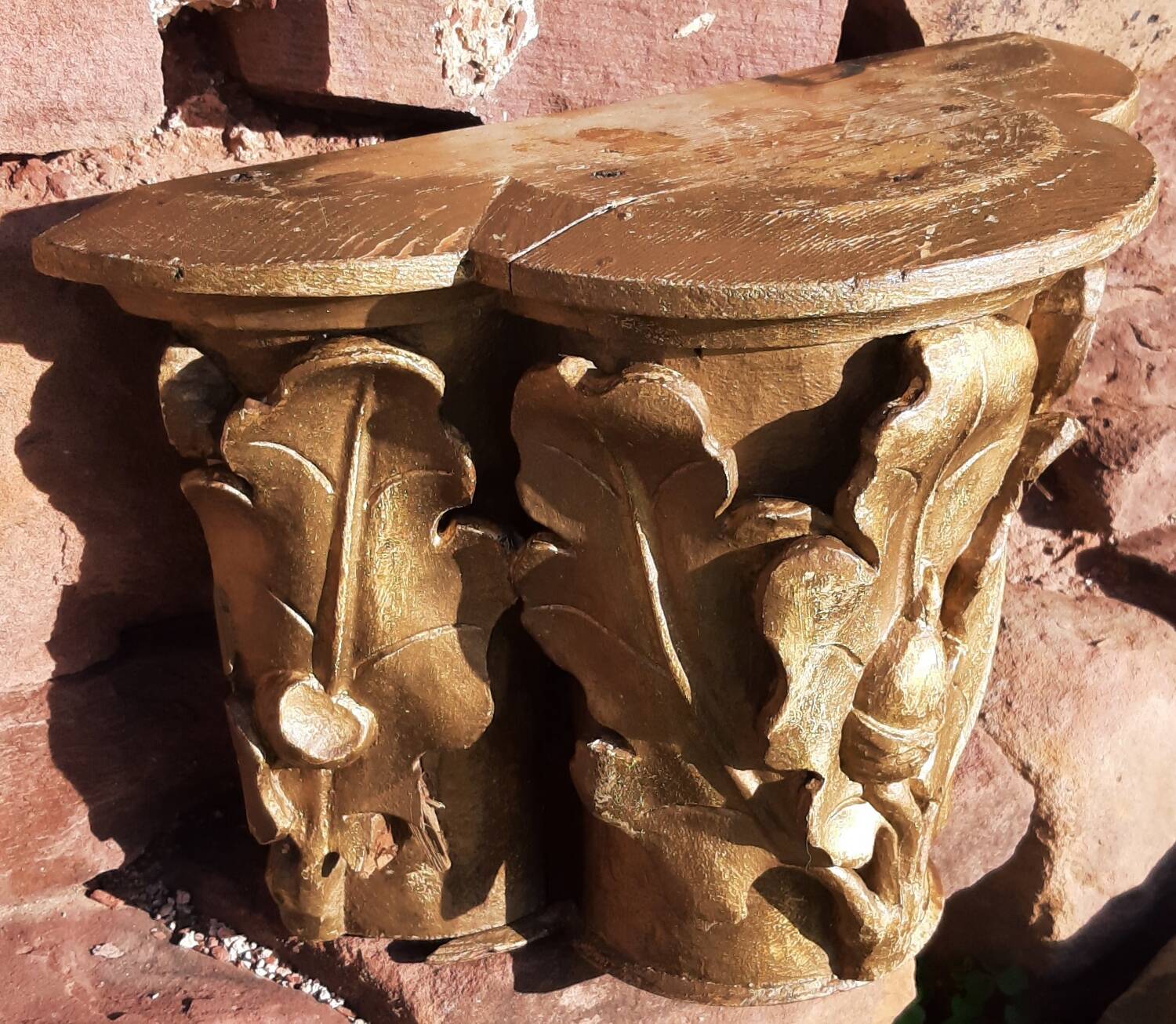 Gilded carved wooden capital, 18th century.