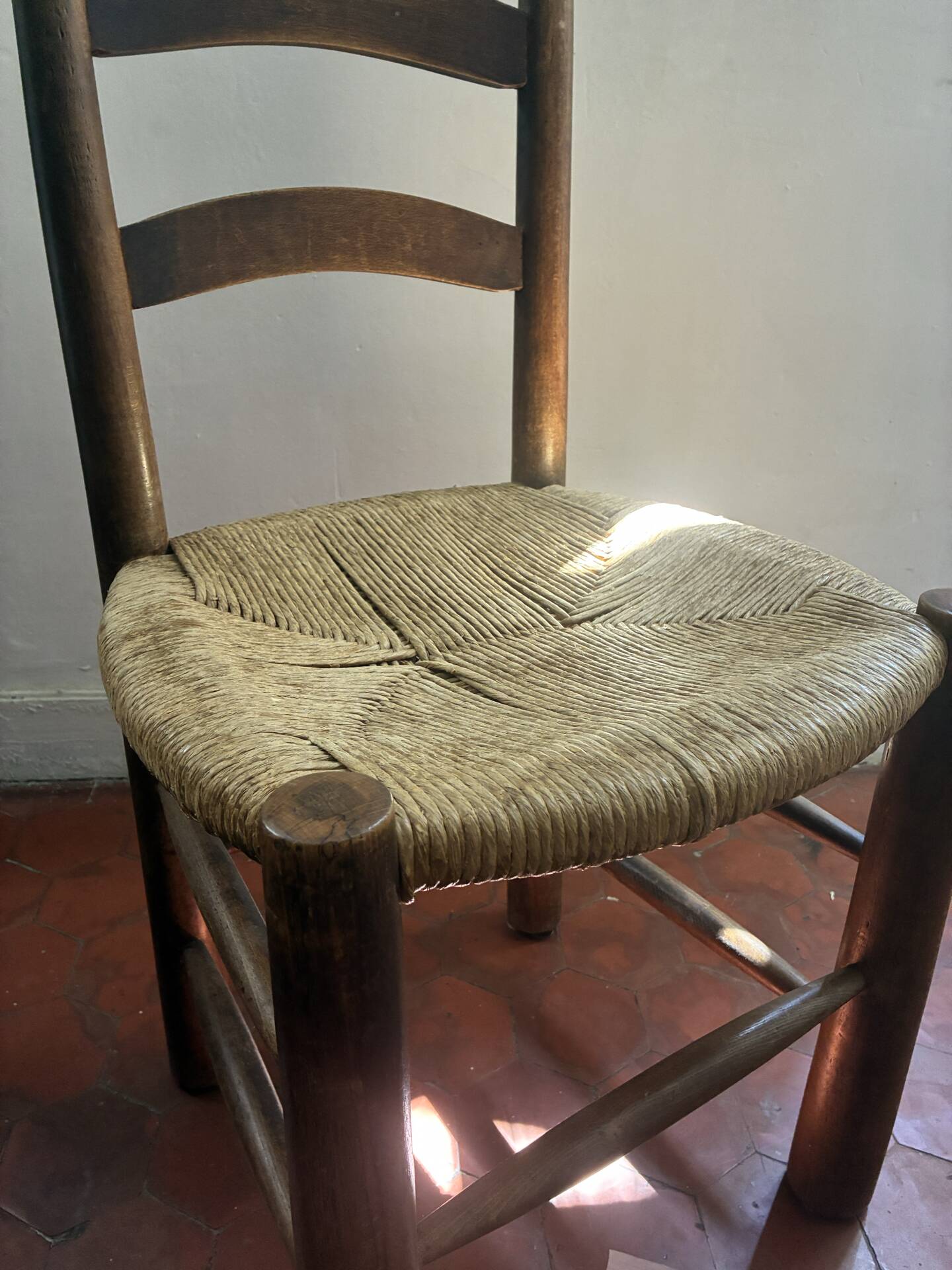 4 chairs assigned to Georges Robert