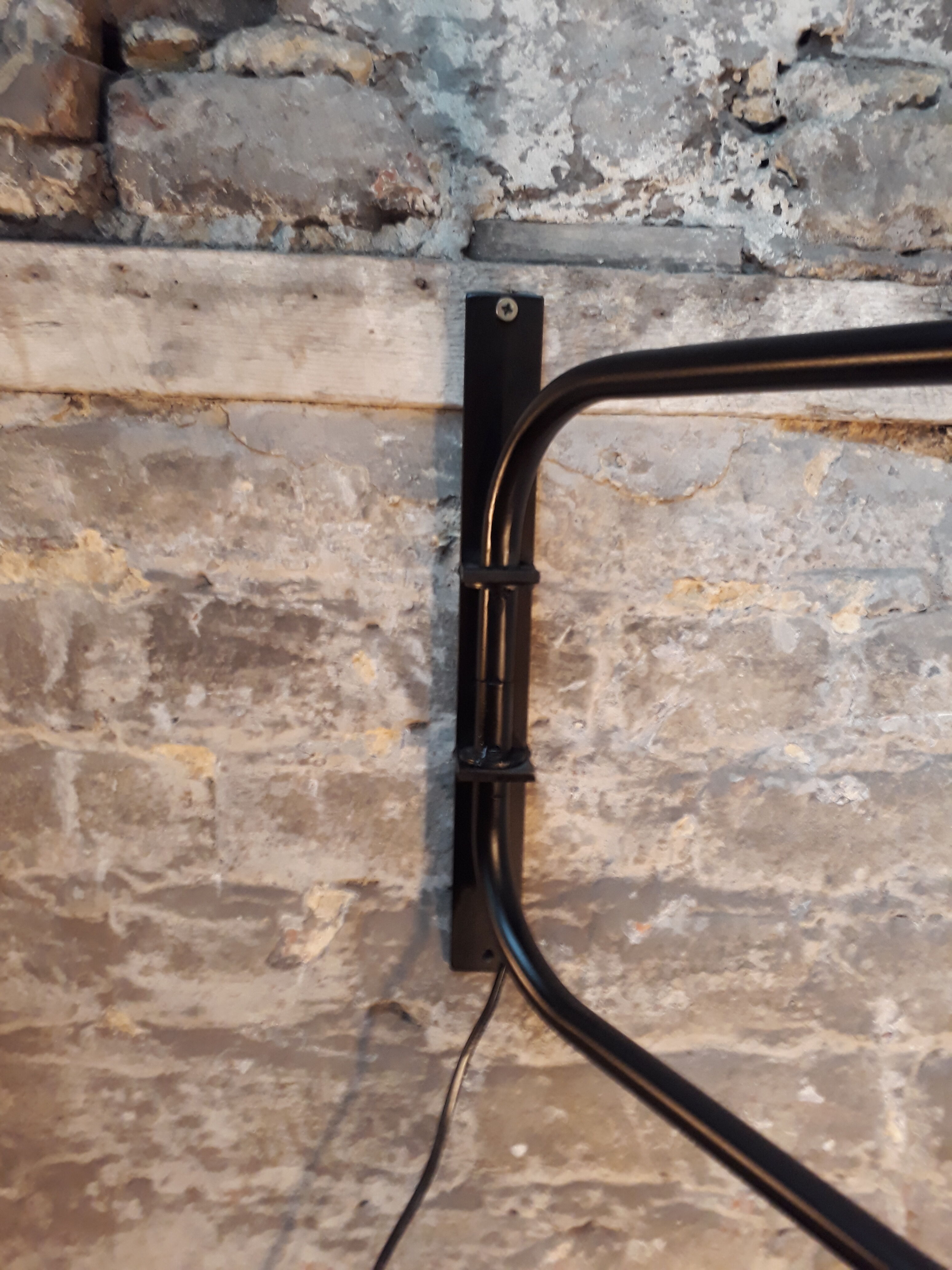 Wall light orientable wall