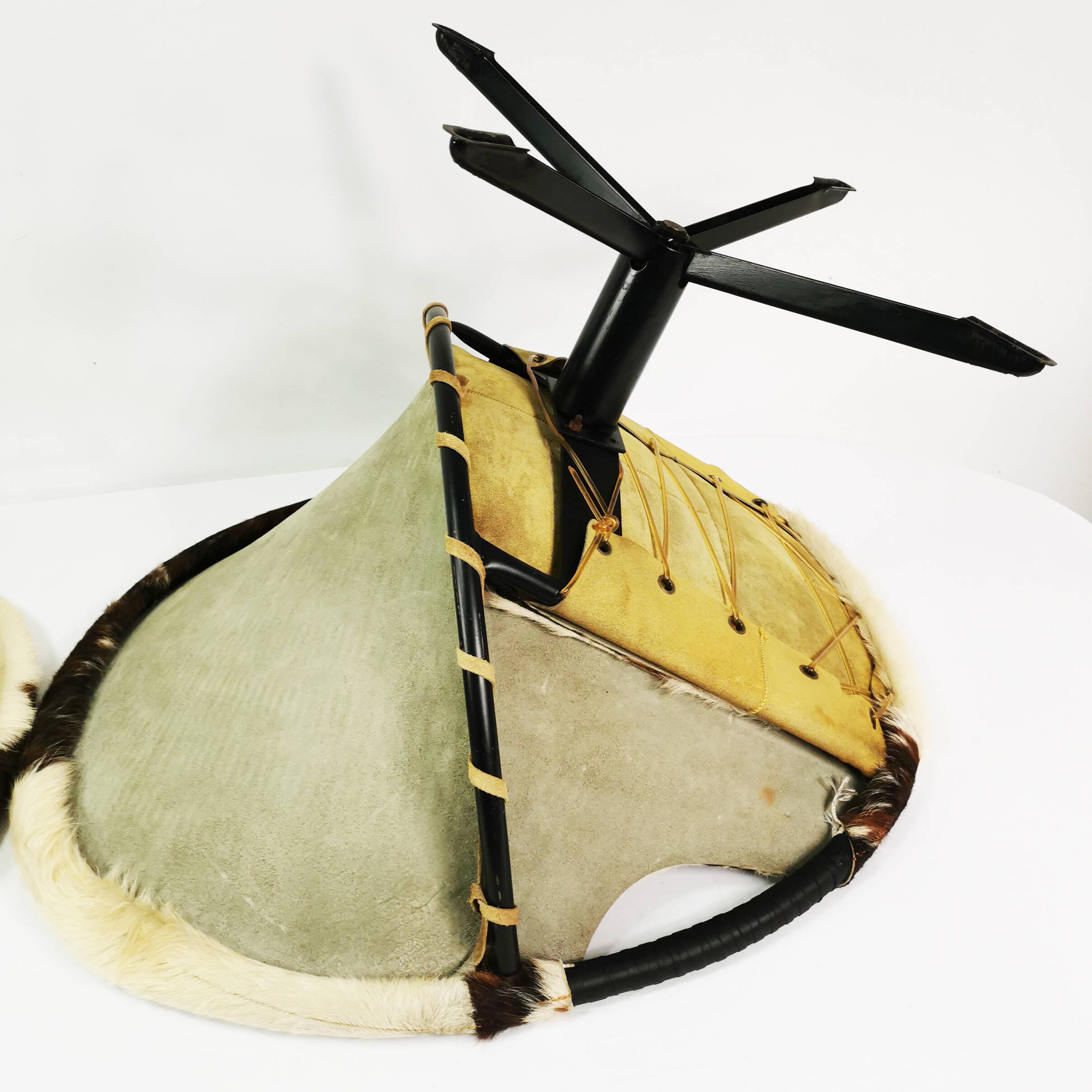 Pair of modernist Balloon armchairs, Germany 1960s.