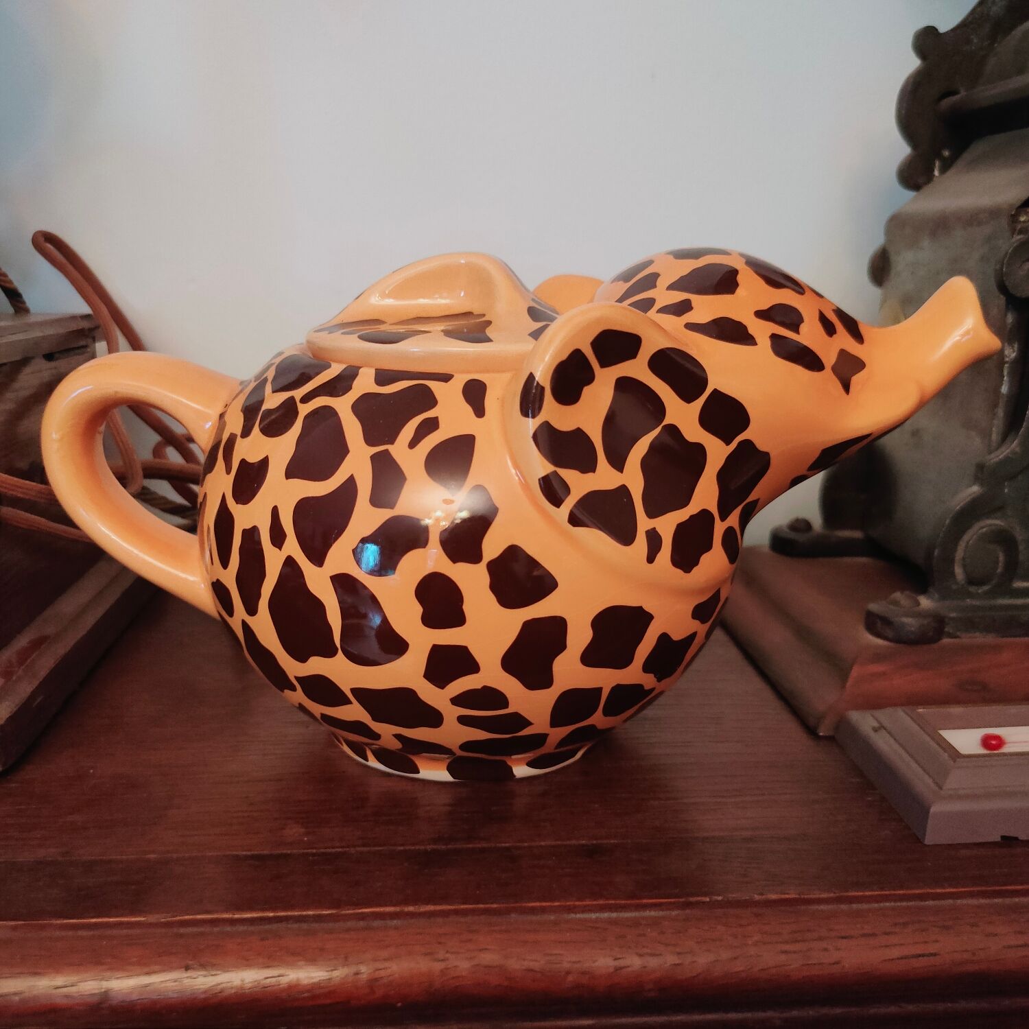 Lipton elephant teapot