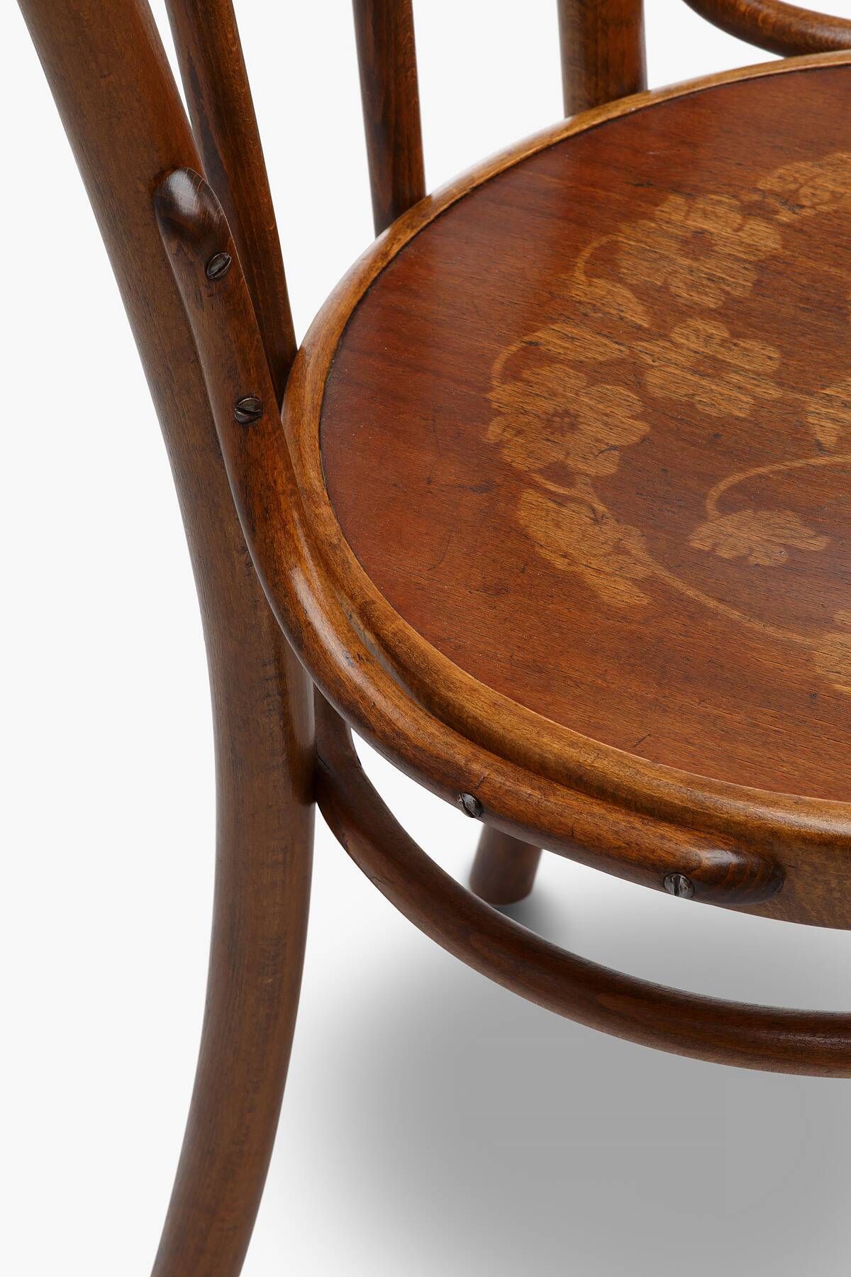 Chaise en bois courbé avec motif floral