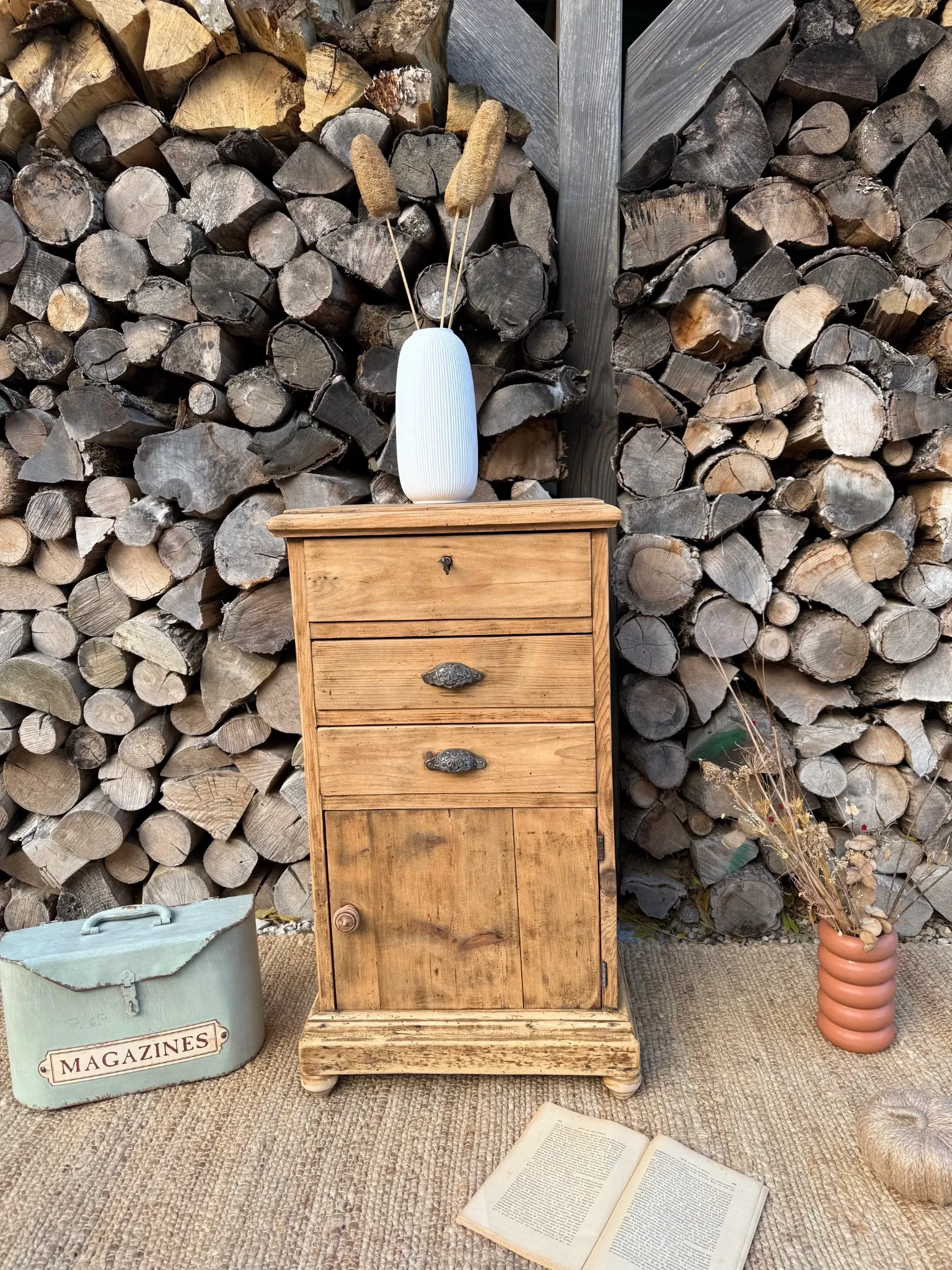 Solid wood chiffonier / Storage furniture