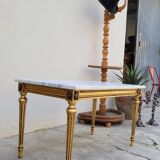 Table basse style Louis XVI en marbre et bois doré