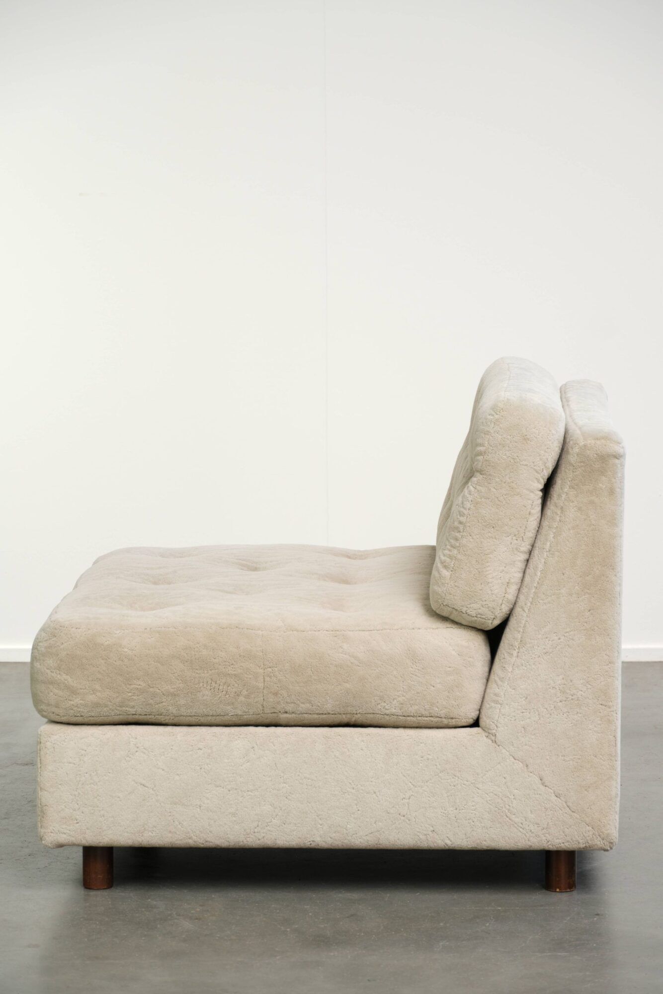 Vintage fabric armchair with great seating comfort and pleasant appearance