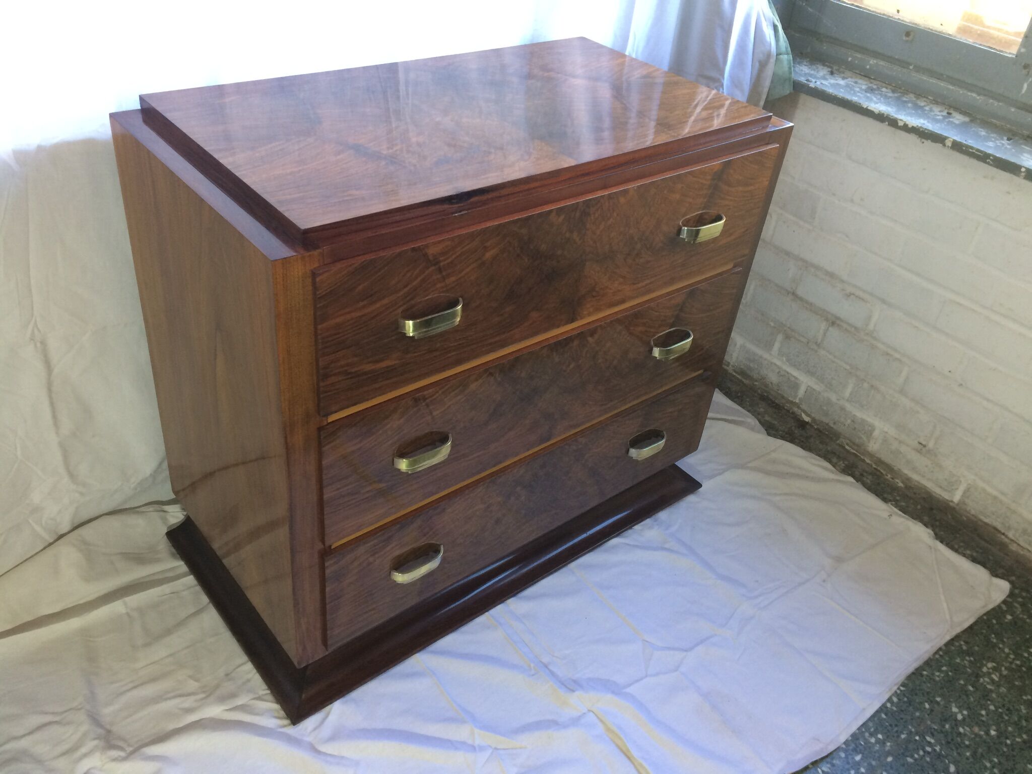 Art deco dresser