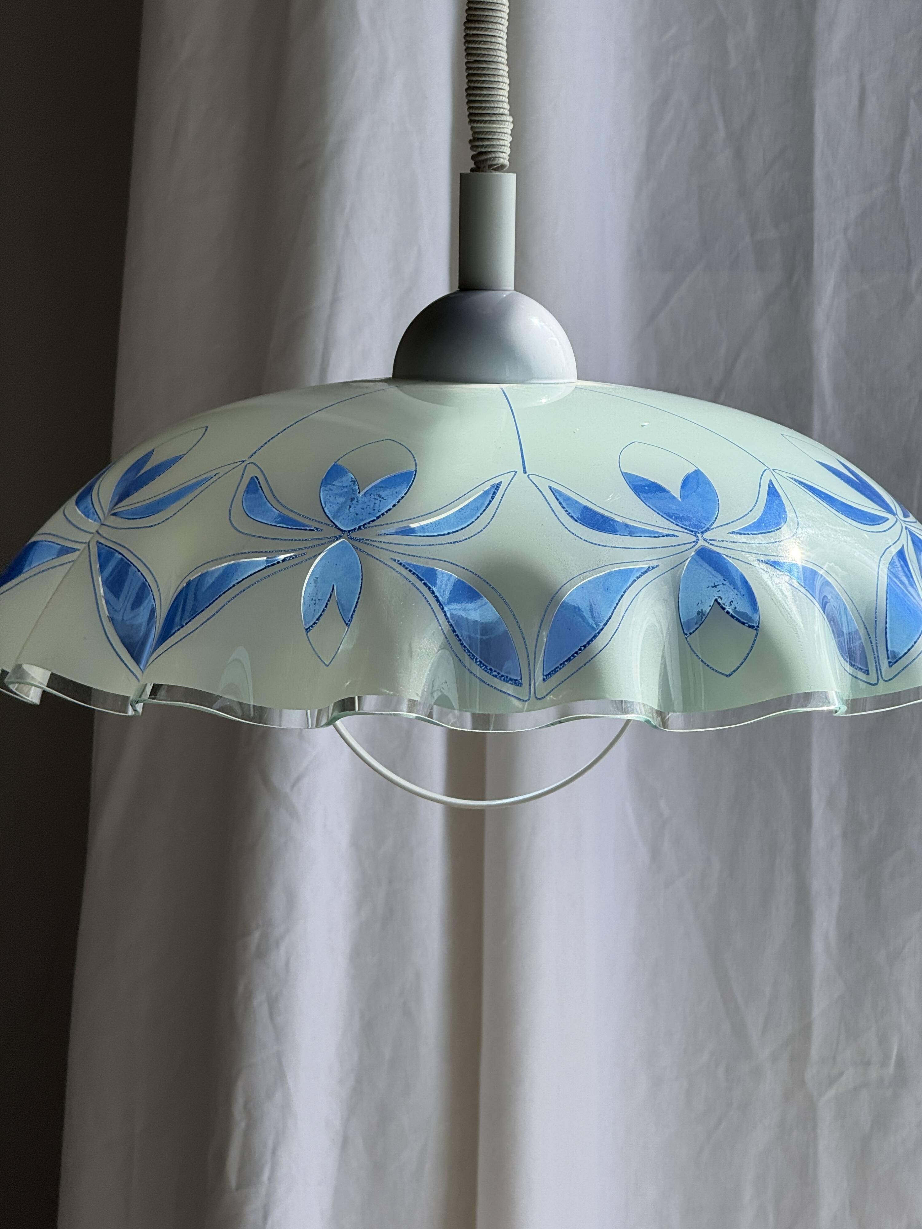 Vintage suspension in white and blue glass with wavy edge D46 H53