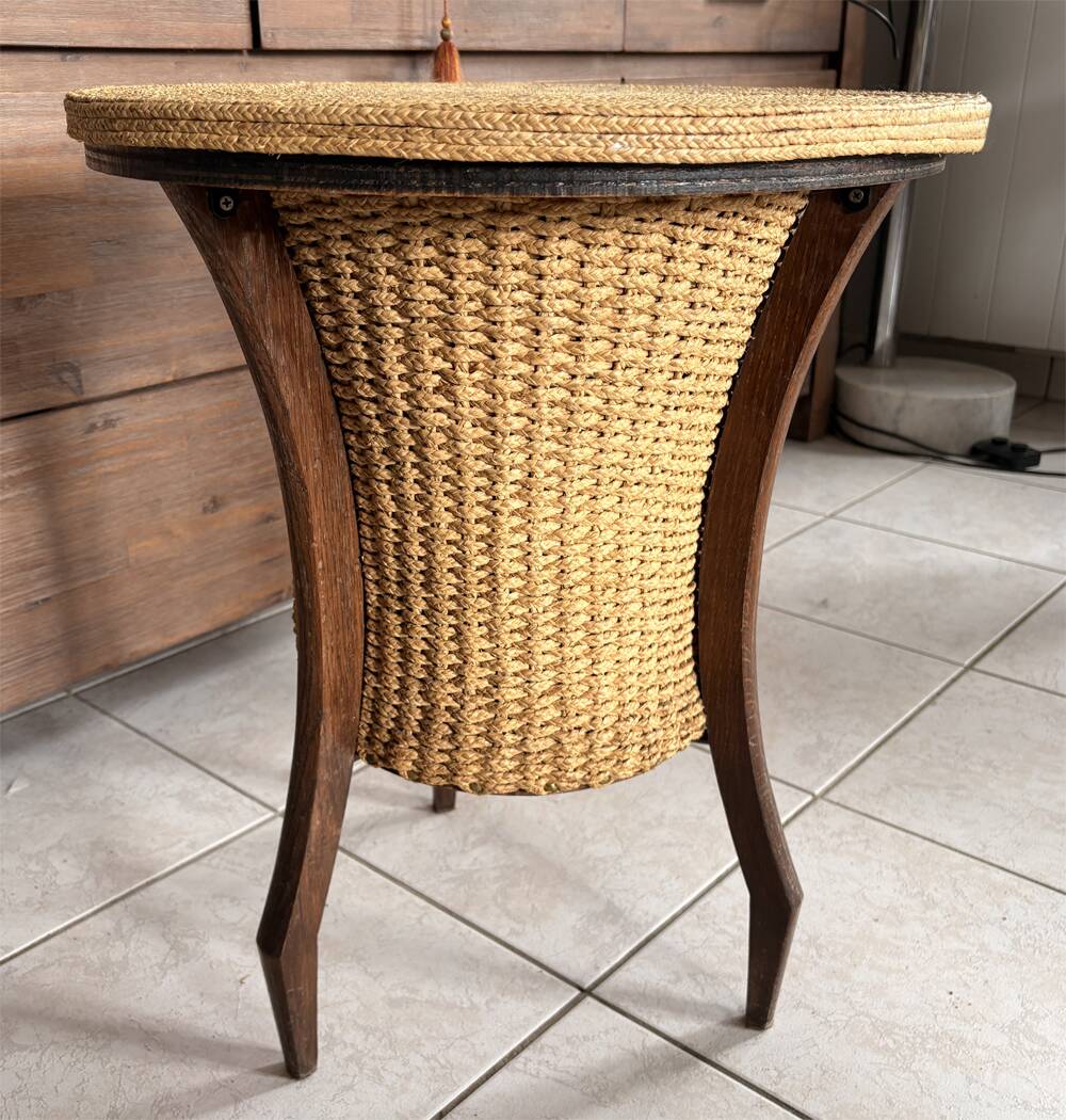 Vintage tripod work lamp in wicker and wood, 1960s style.