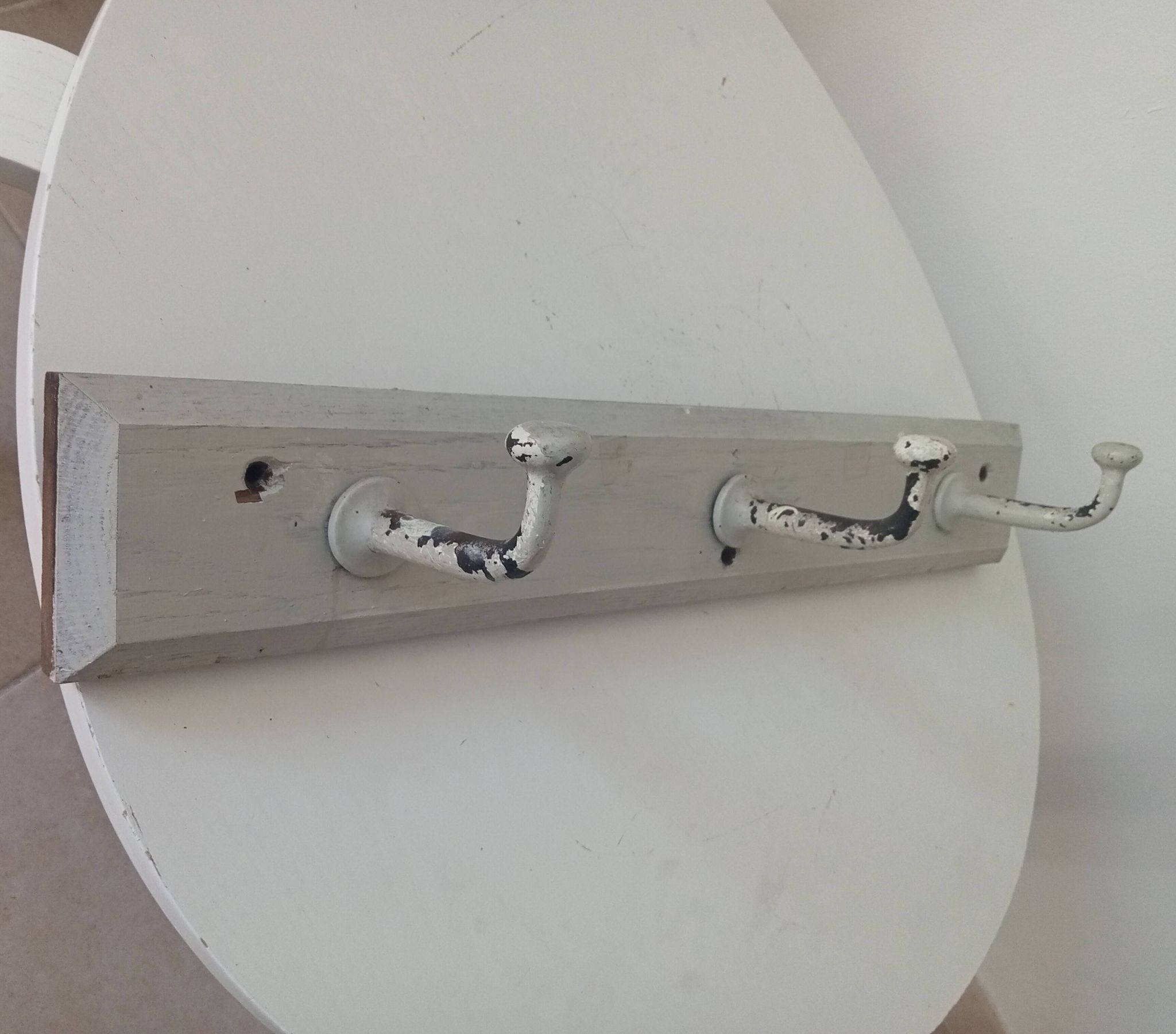 Vintage wall coat rack from the 1930s/1940s.