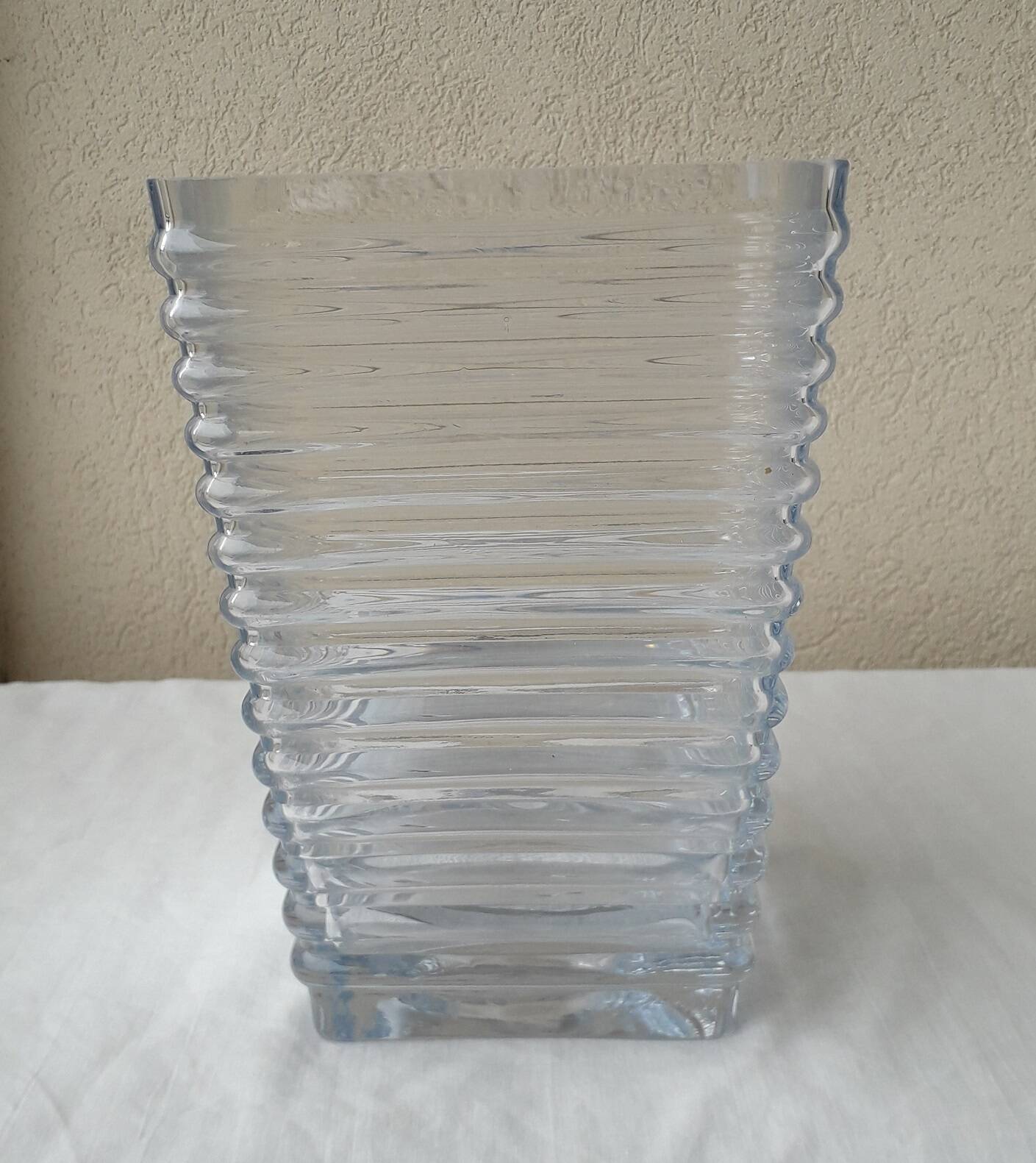 Glass vase