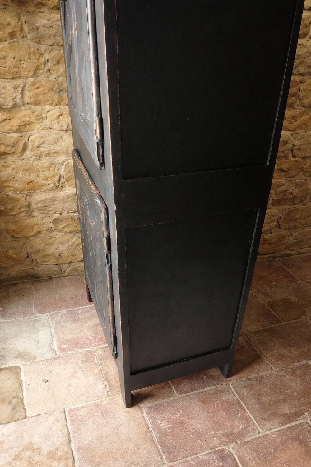 Men's standing wardrobe