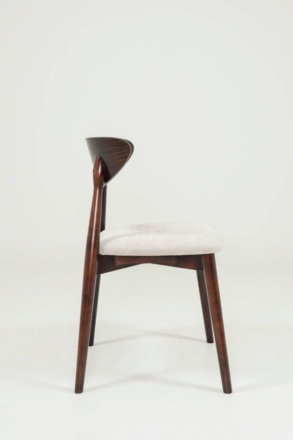 Ensemble moderne de 6 chaises de salle à manger, tissu écru et bois de hêtre noyer foncé.
