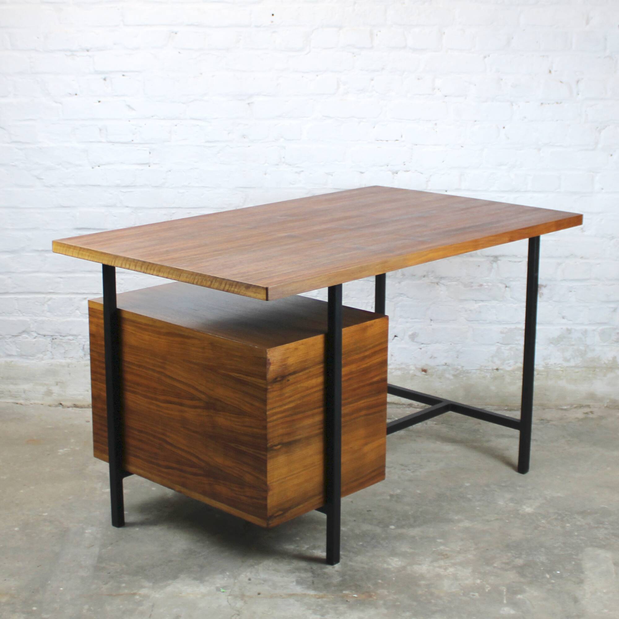 “Minor” model desk by Jean Domps, Trefac edition