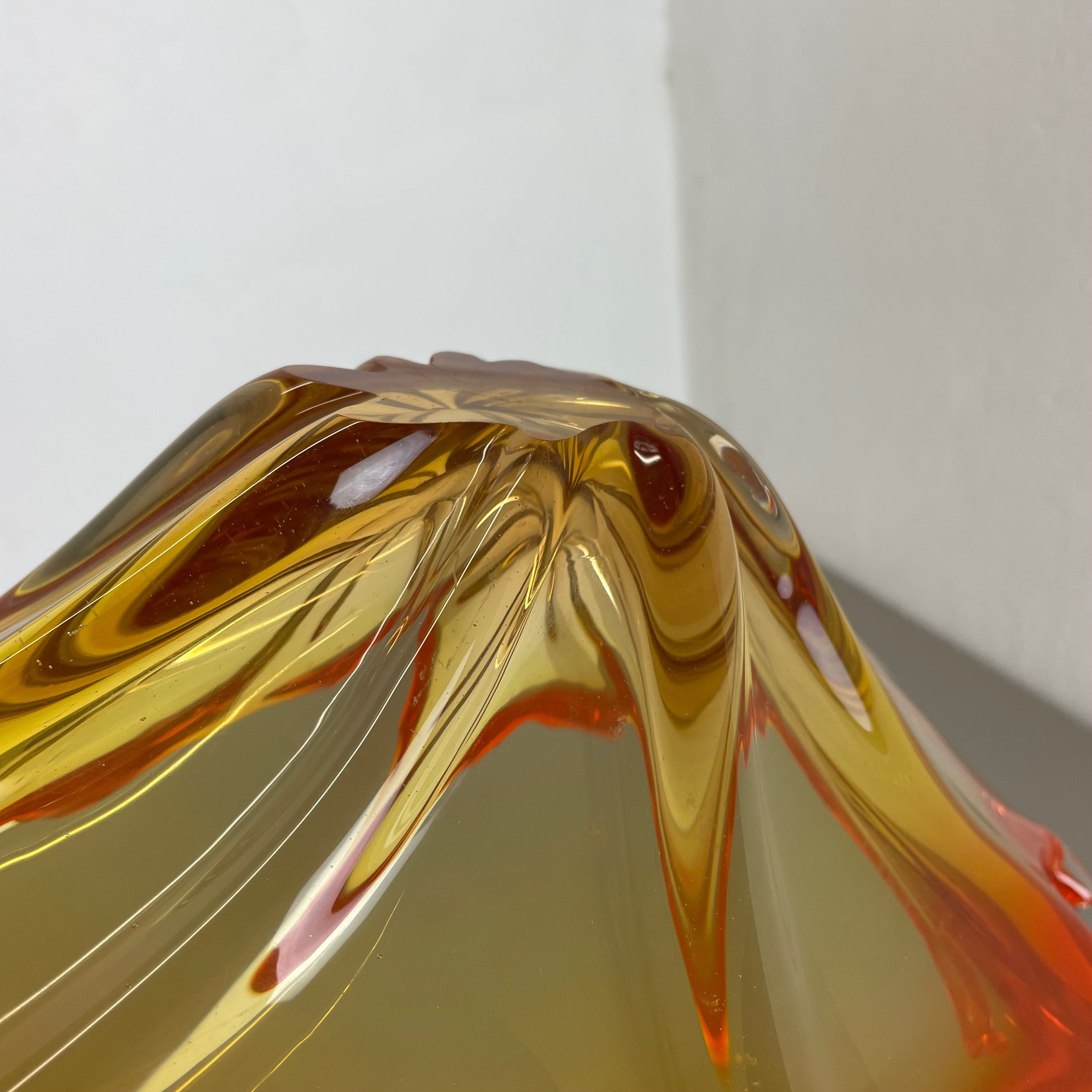 1,9kg Murano Glass "Centerpiece" 50cm Bowl Shell Element Murano, Italy, 1970