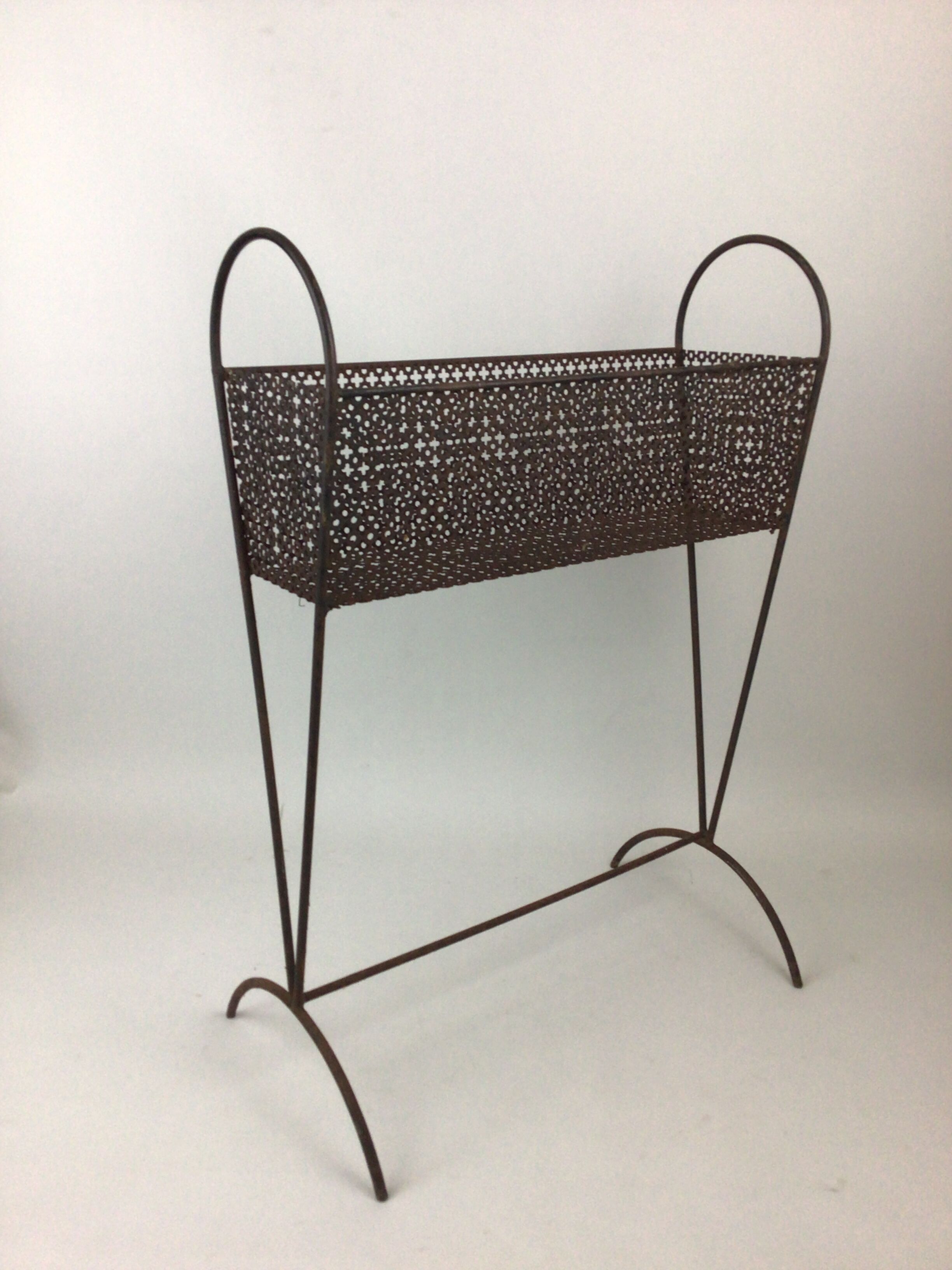 Planter in iron and perforated metal