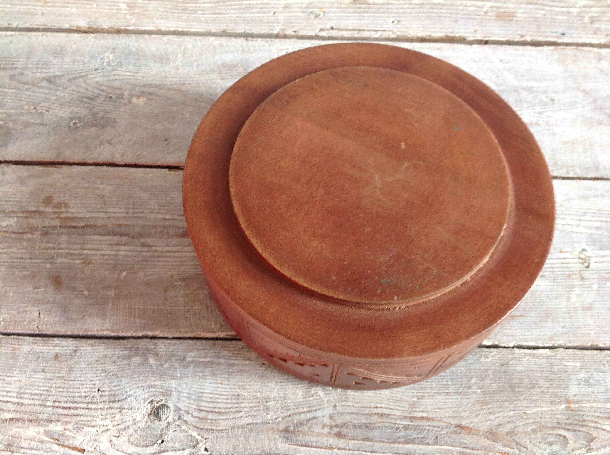 Wooden trinket bowl