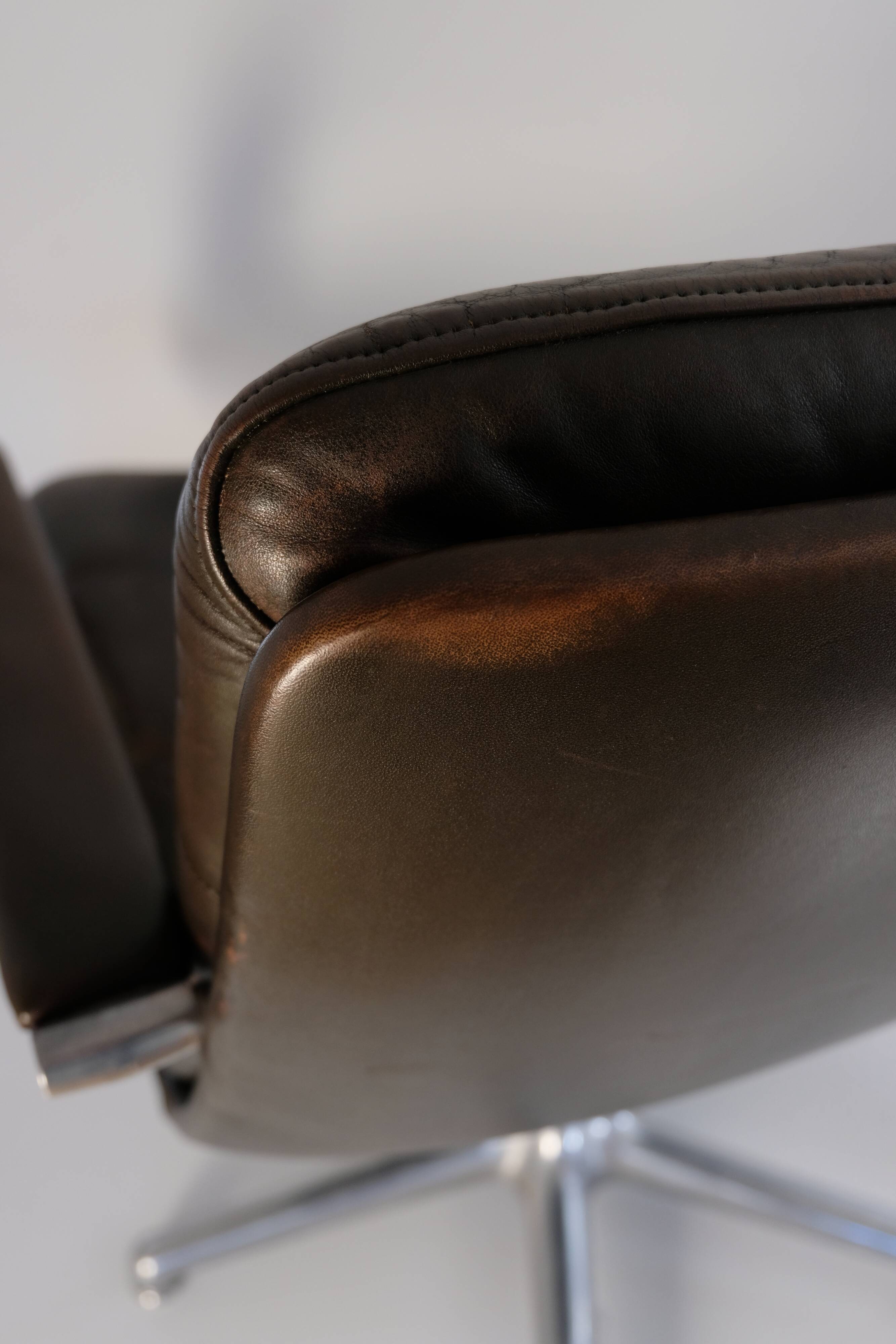 Geoffrey Harcourt's office chair for Artifort