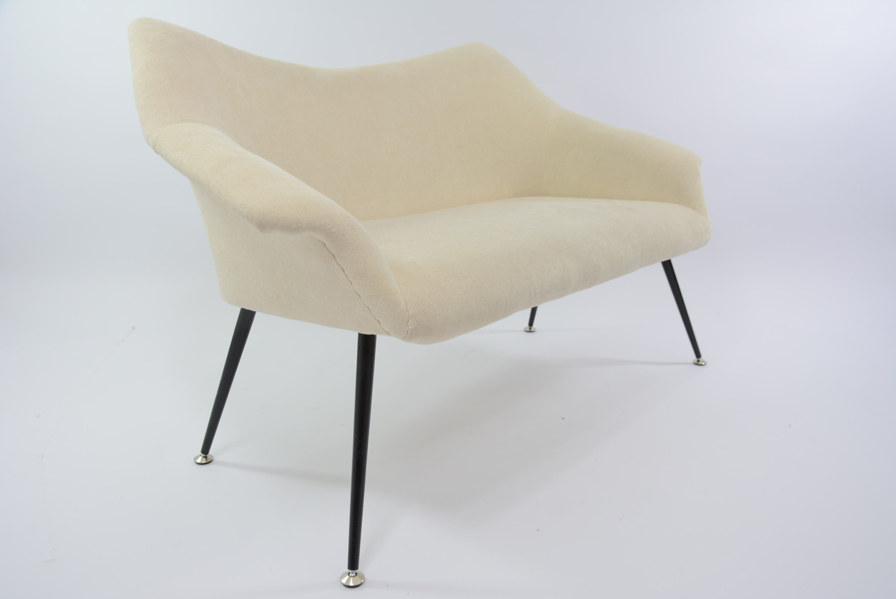 Bench 2 places shell cream