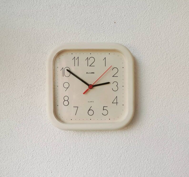 Vintage plastic wall clock Allure, 1980