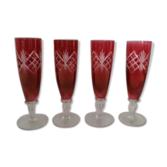 5 coupes à champagne en verre gravé