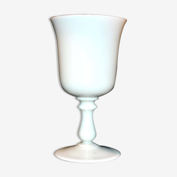 Old chalice glass in white opaline - PORTIEUX VALLERYSTHAL goblet 1900