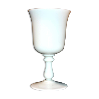 Old chalice glass in white opaline - PORTIEUX VALLERYSTHAL goblet 1900