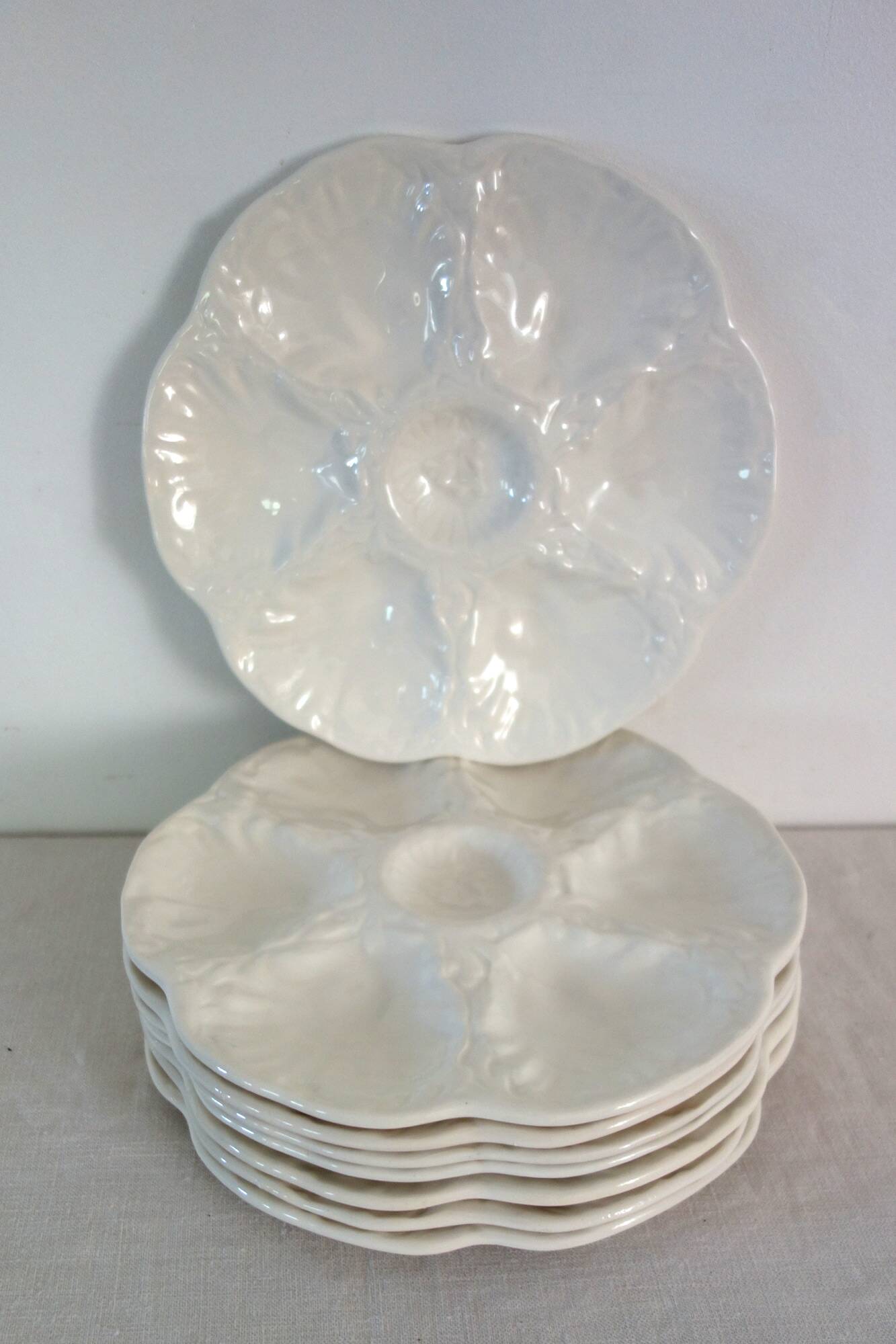8 vintage Gien ceramic barbotine oyster plates