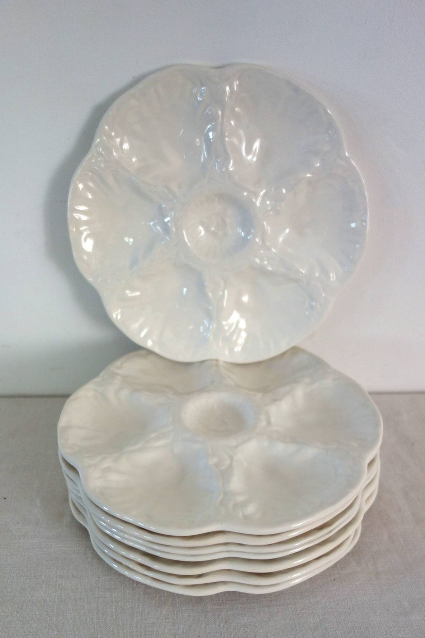8 vintage Gien ceramic barbotine oyster plates