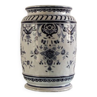 Pot en faience de Rouen, 18ème.