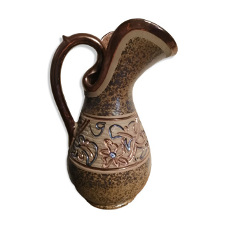 Spanish pitcher with coppery email