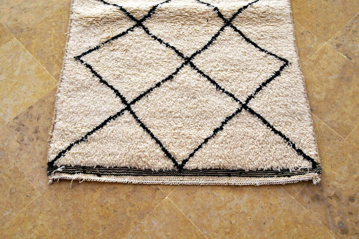 Beni Ouarain diamond rug New