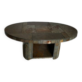 Table basse brutaliste – Table roulante en carrelage de pierre des années 1970