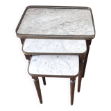 Nesting table