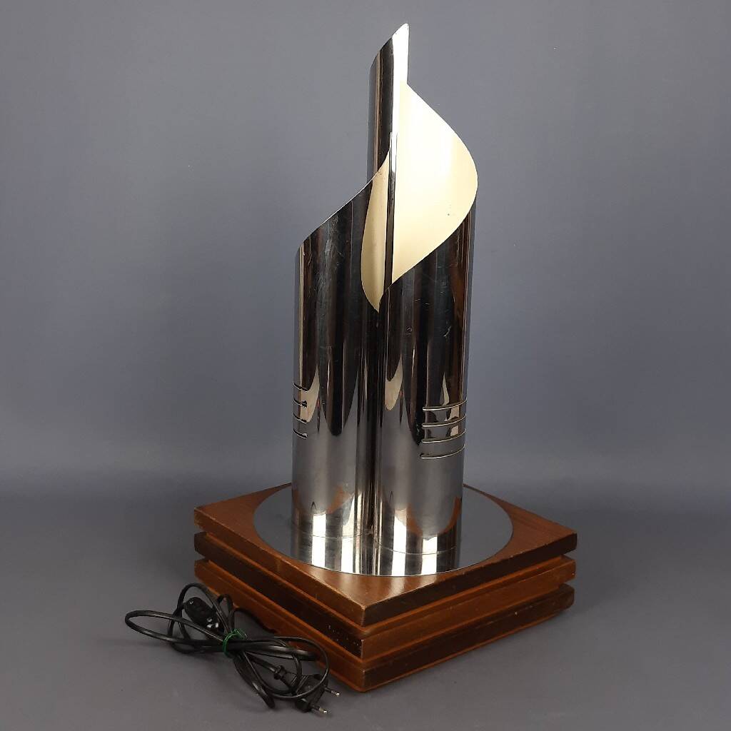 Goffredo Reggiani table lamp, modernist design, chrome metal, wood, 1970.