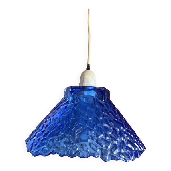 Suspension en verre moulé bleu