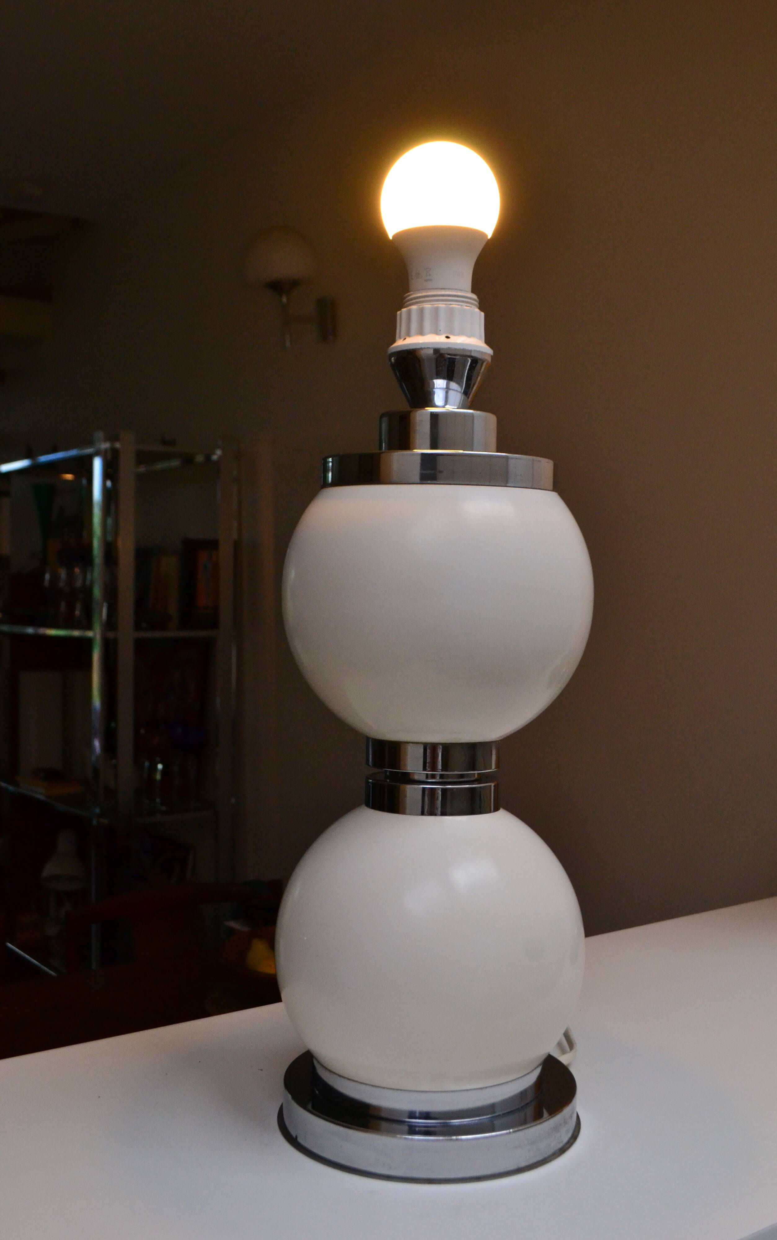 Delmas lamp base in white metal and chrome from the 70s