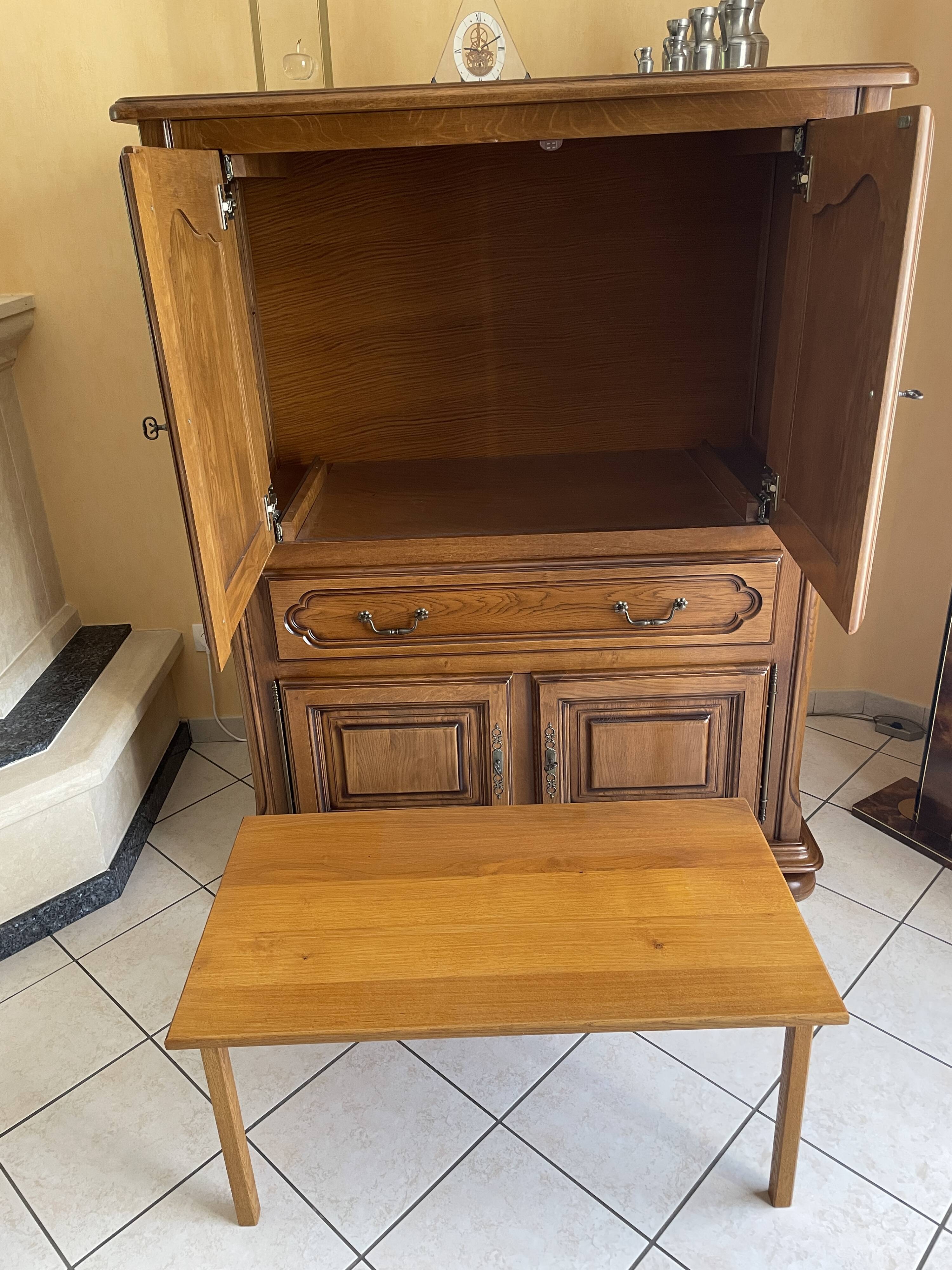 Storage furniture / bar / TV in solid oak – very high quality