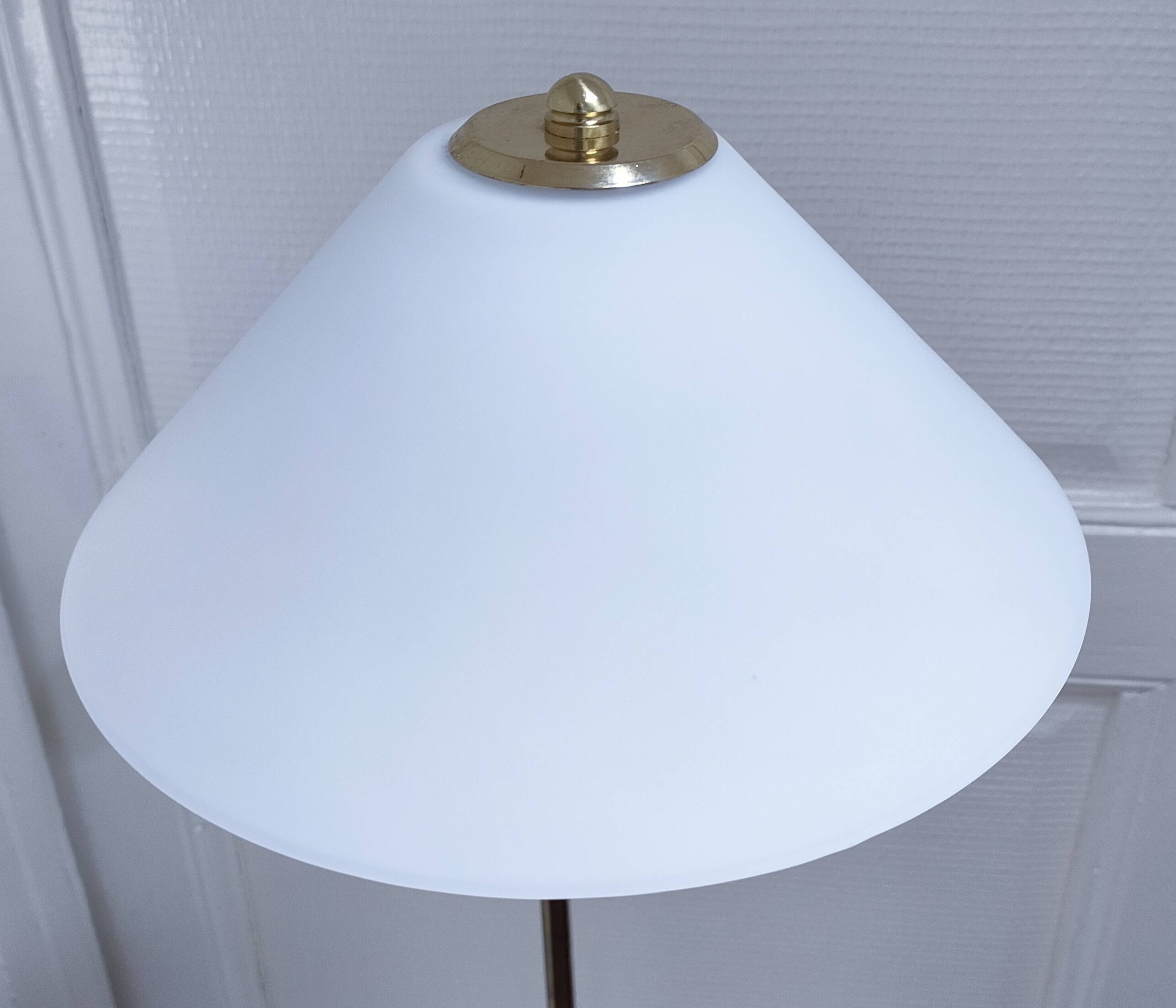 Articulated reading floor lamp in gold metal from the 90s