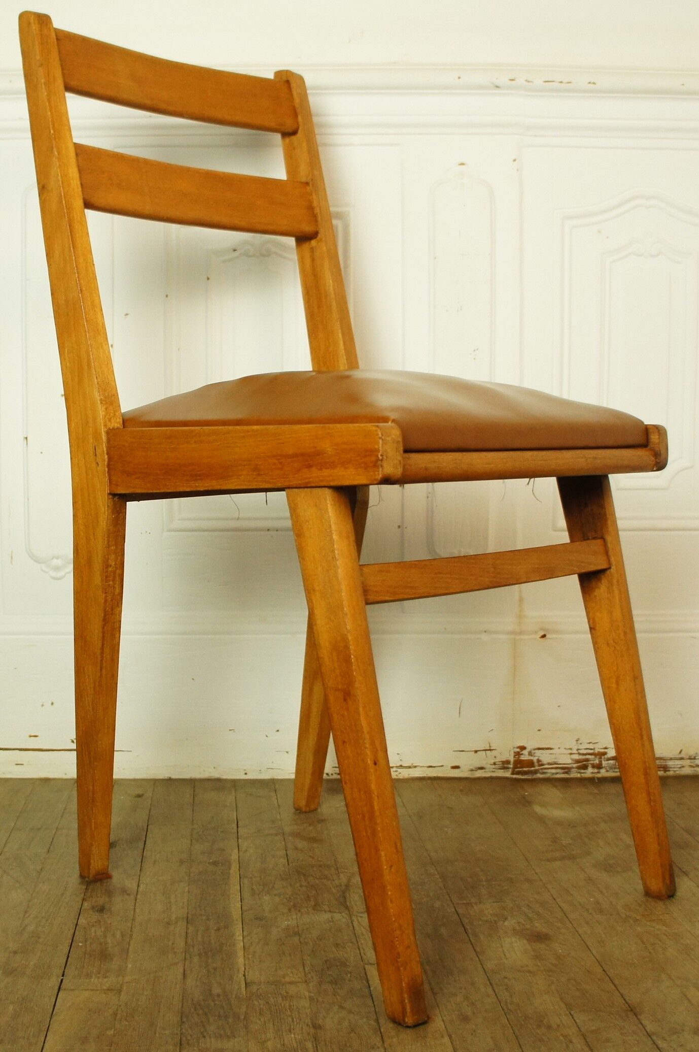 Chair feet compass reconstruction