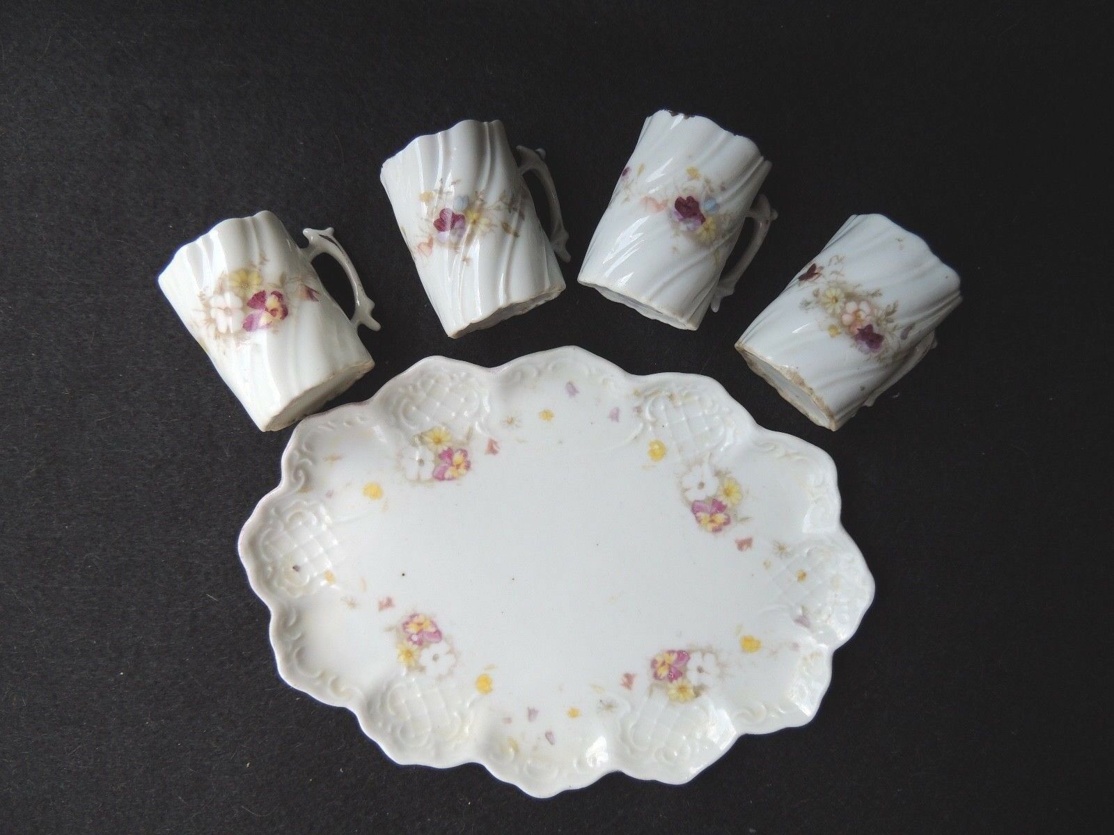 Tray and 4 small porcelain cups around 1900
