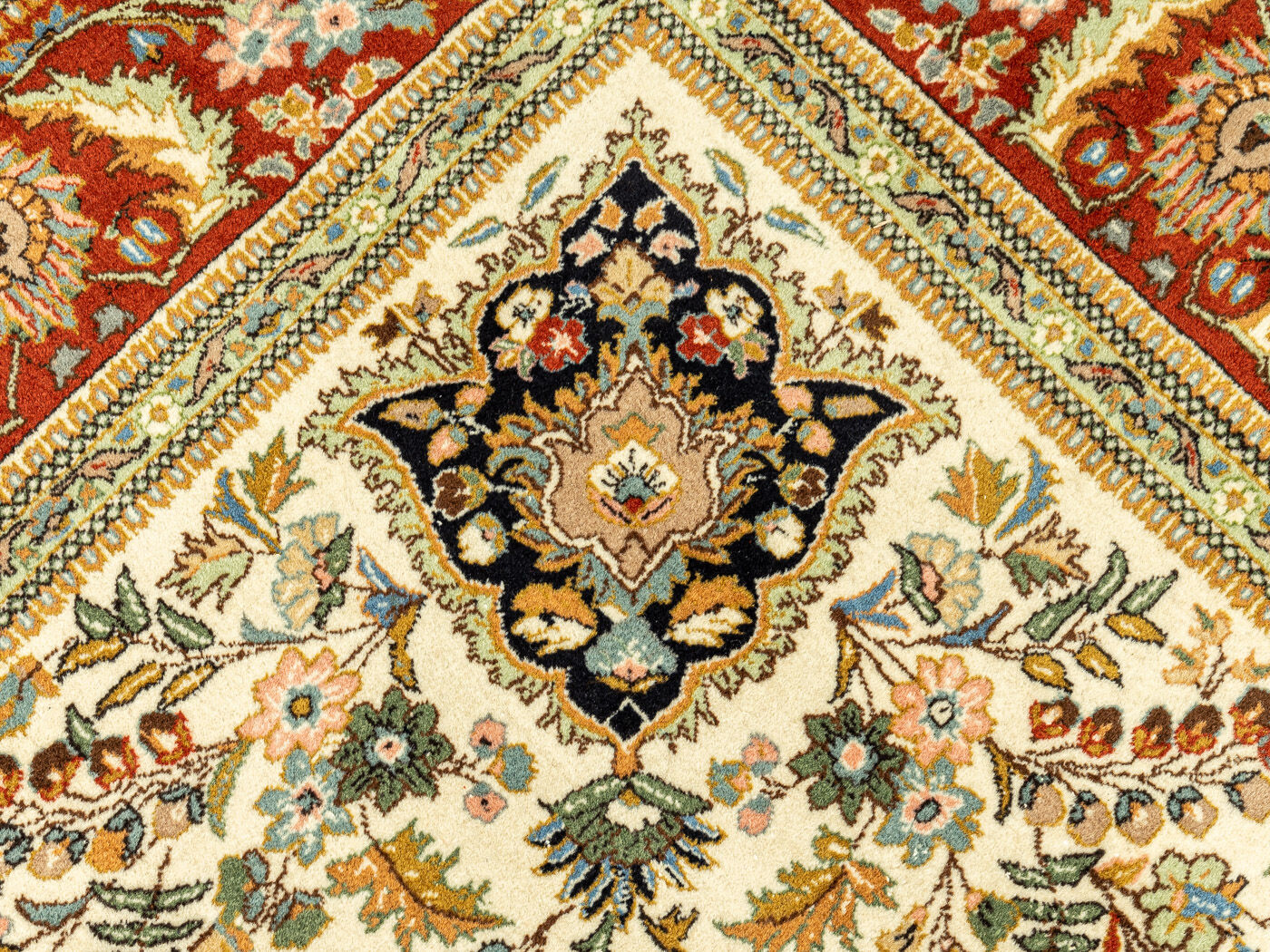 1960s carpet, 250 x 350