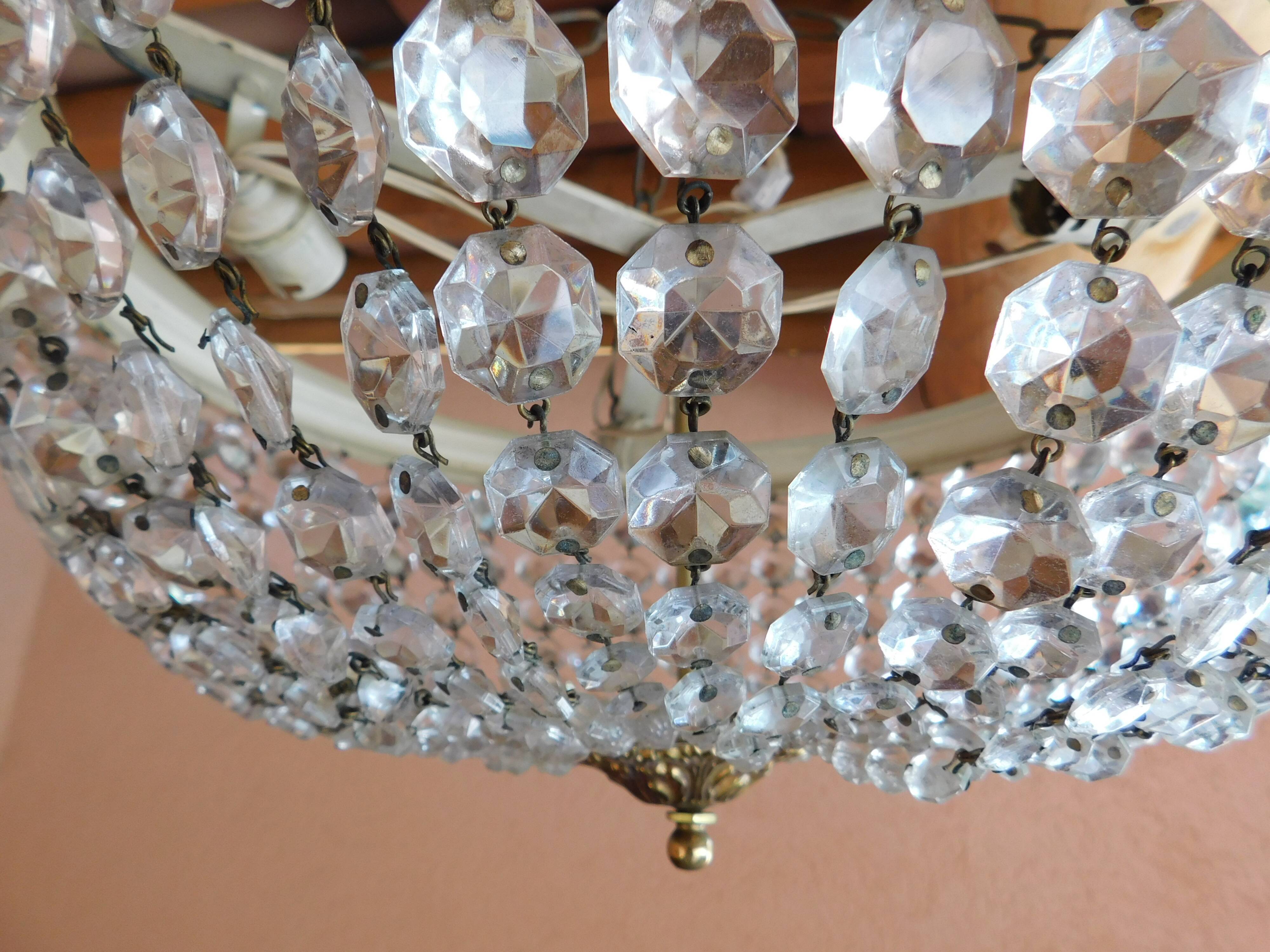 Ceiling chandelier with tassels