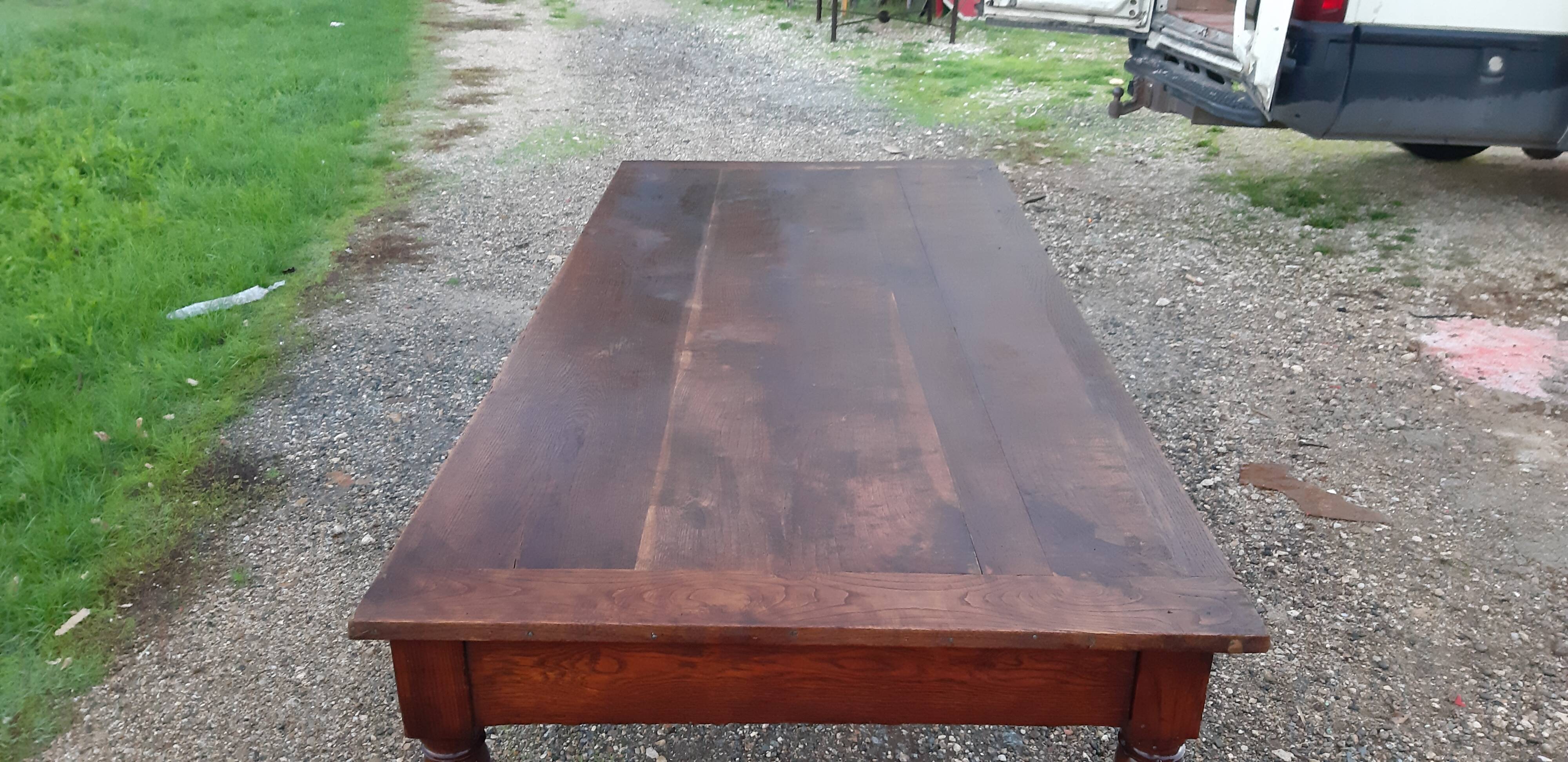 Country farm table in oak